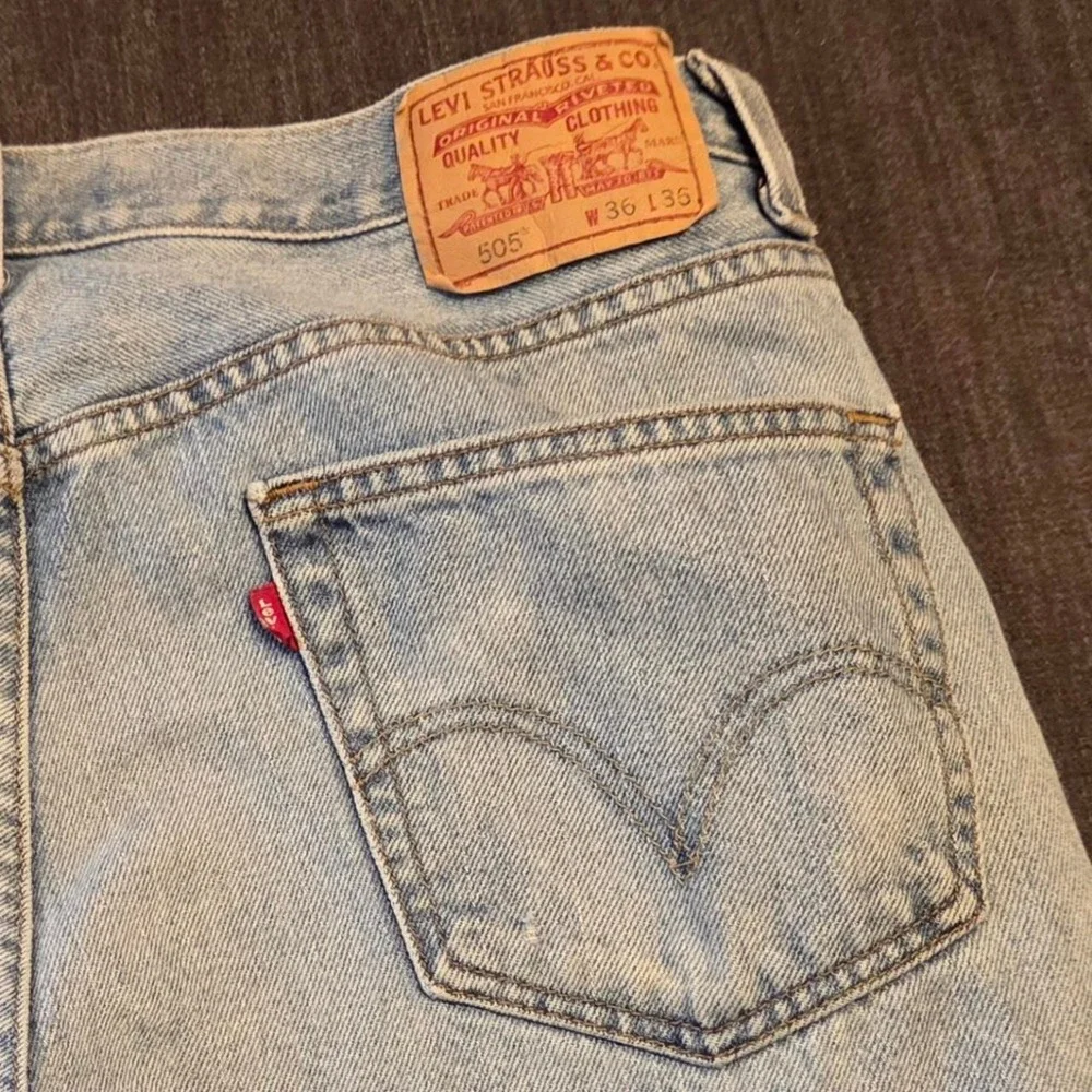 Levi's 505 Regular Fit Jeans Mens 36x36 Light Wash Blue Faded Broken In Denim